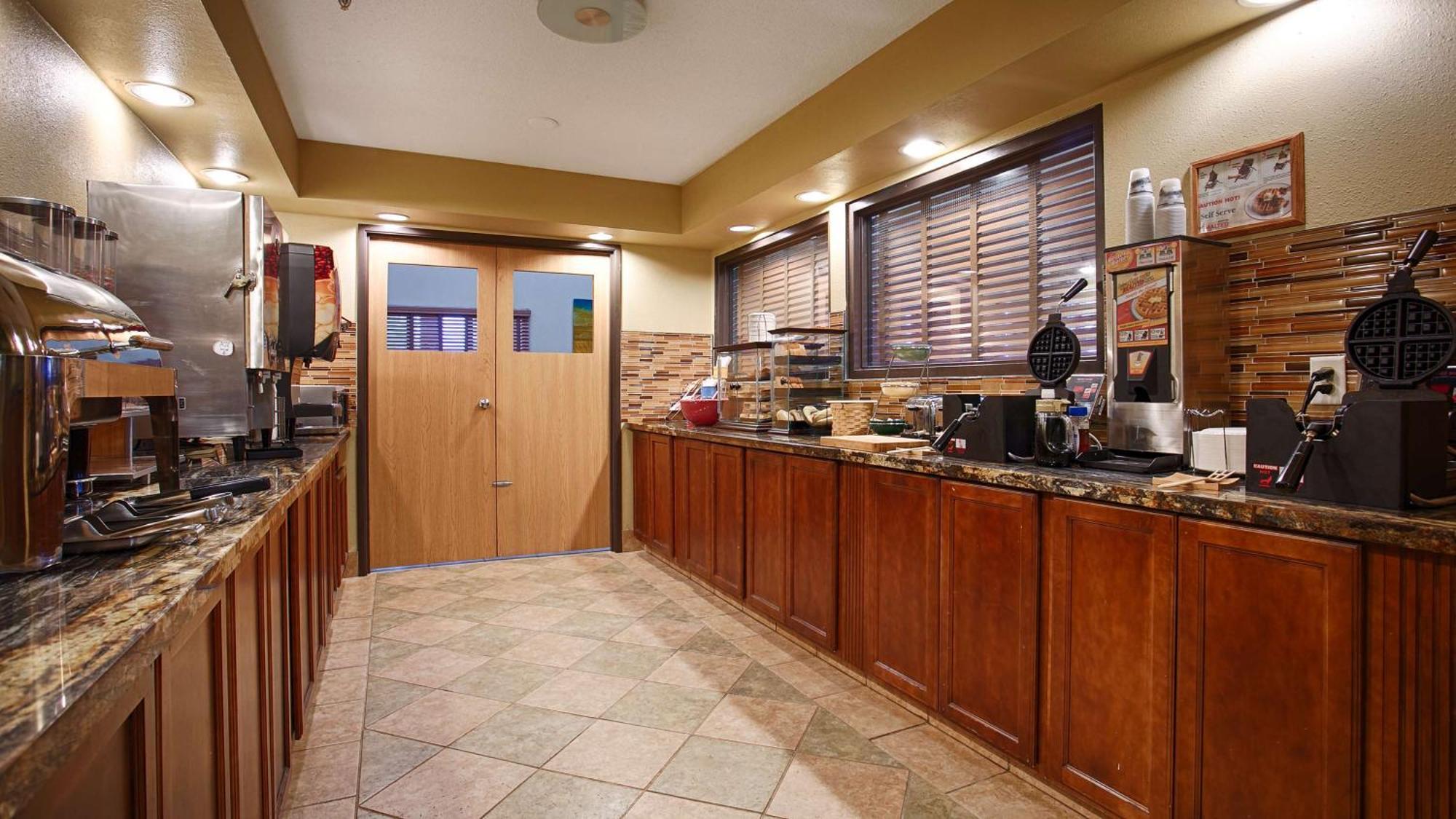 Best Western Alexandria Inn Экстерьер фото